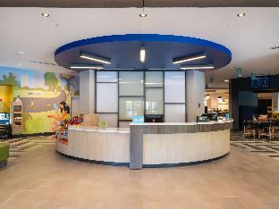 tru by hilton atlanta airport college park