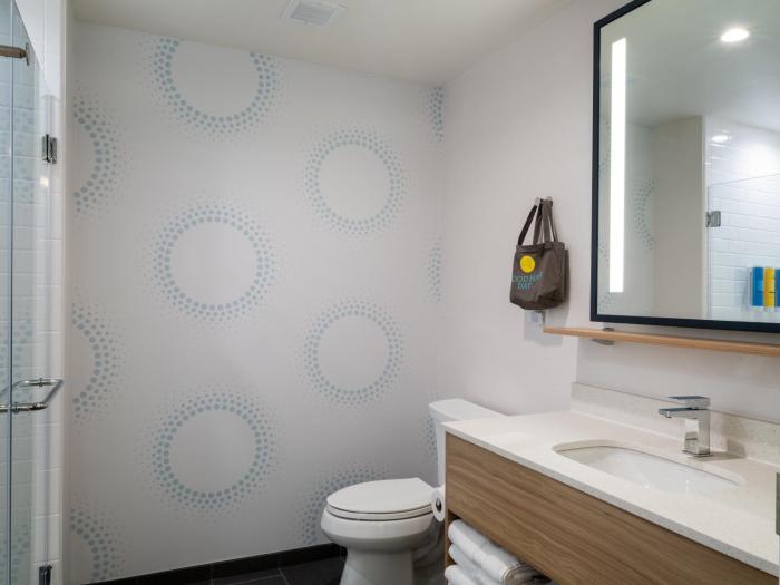 tru by hilton atlanta airport college park