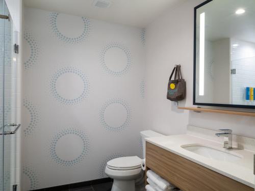 tru by hilton atlanta airport college park