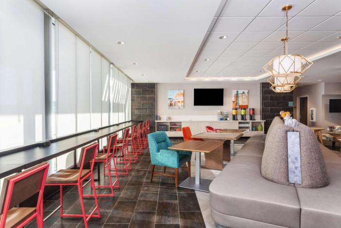 home2 suites by hilton cedar rapids westdale