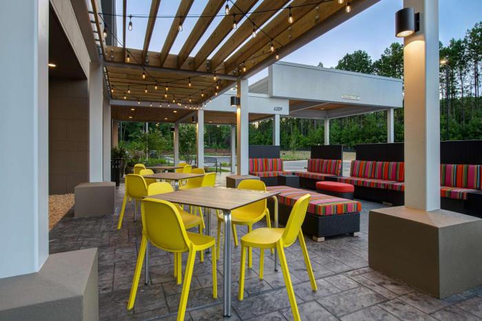 home2 suites by hilton fayetteville north