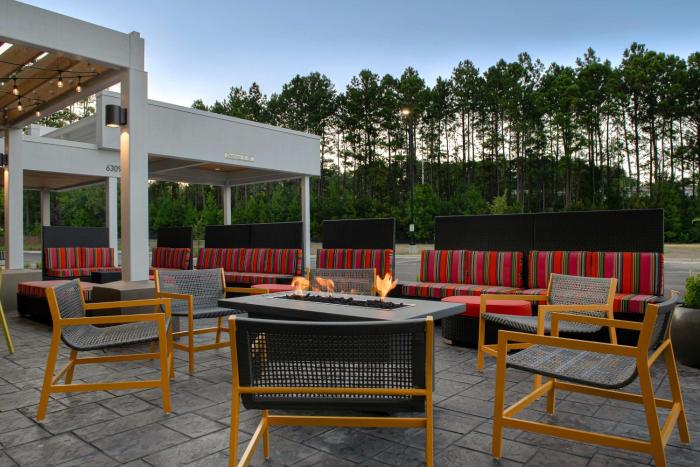 home2 suites by hilton fayetteville north