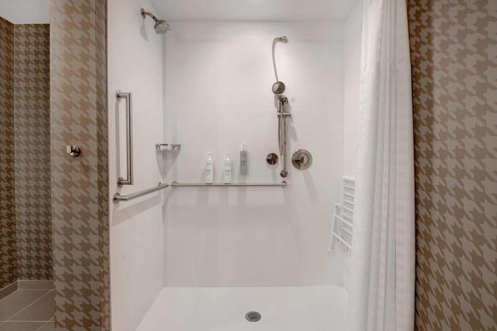 home2 suites by hilton fayetteville north