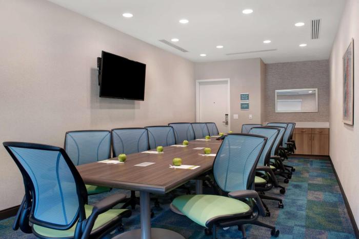 home2 suites by hilton fayetteville north
