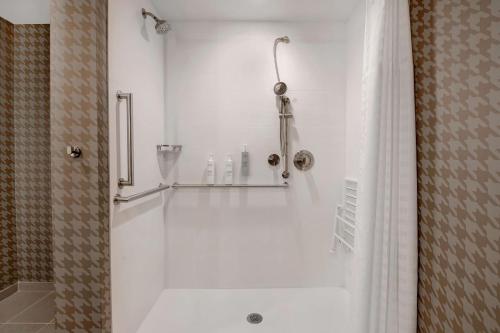 home2 suites by hilton fayetteville north