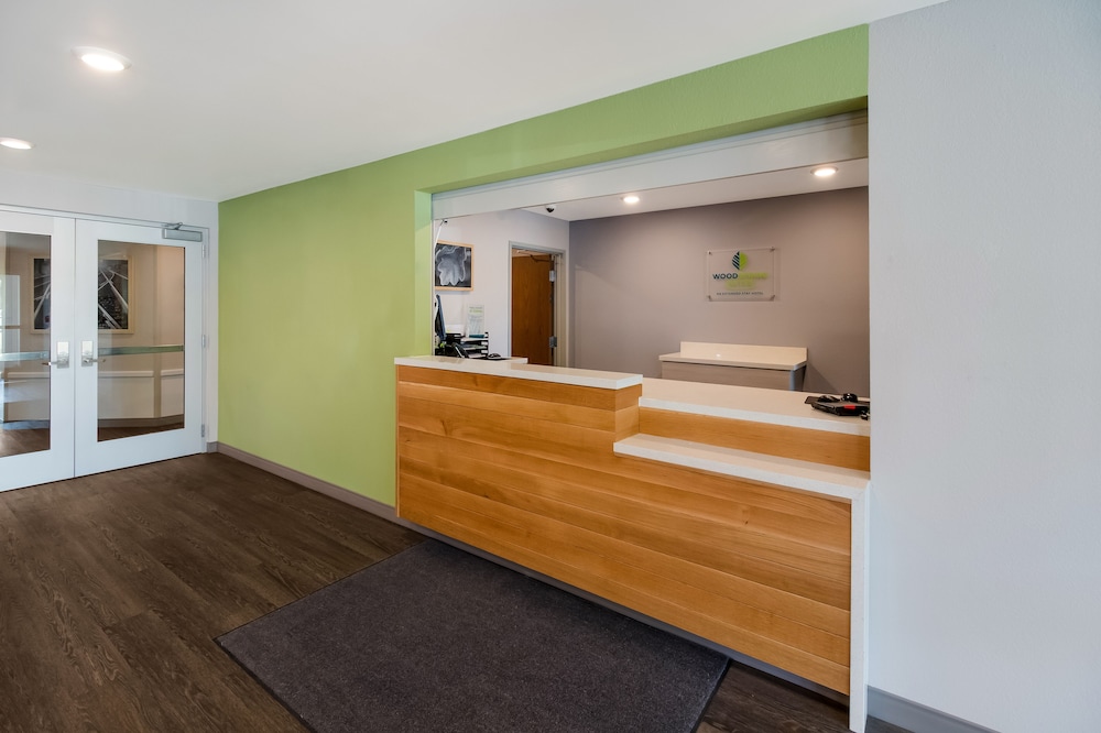 woodspring suites detroit sterling heights