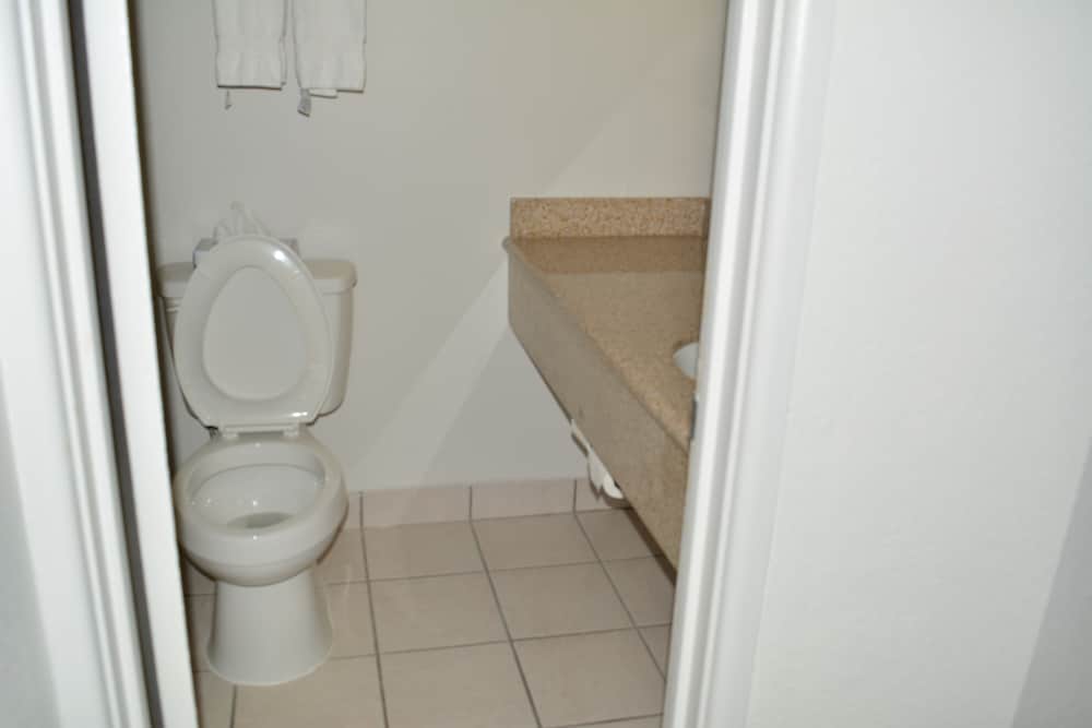 quality inn and suites east syracuse carrier circle