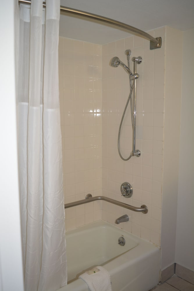 quality inn and suites east syracuse carrier circle