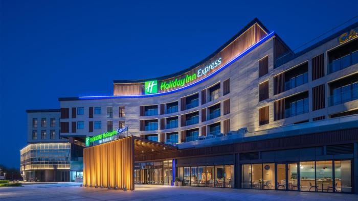 holiday inn express dalian golden pebble beach an ihg hotel