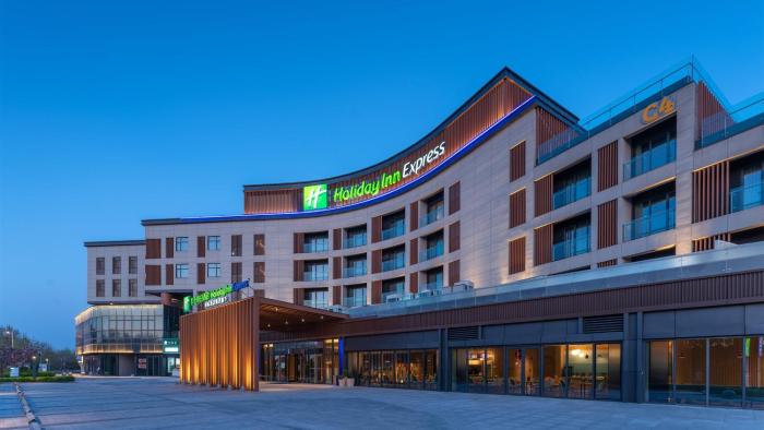 holiday inn express dalian golden pebble beach an ihg hotel