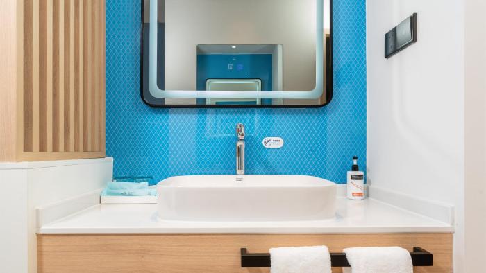 holiday inn express dalian golden pebble beach an ihg hotel