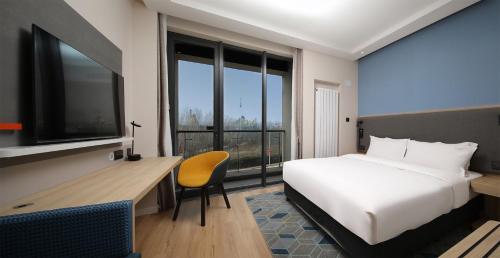 holiday inn express dalian golden pebble beach an ihg hotel