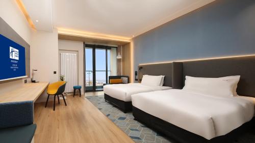 holiday inn express dalian golden pebble beach an ihg hotel
