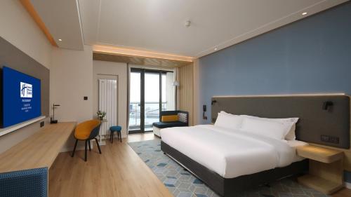 holiday inn express dalian golden pebble beach an ihg hotel