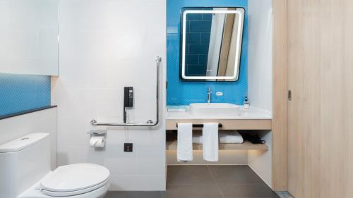 holiday inn express dalian golden pebble beach an ihg hotel