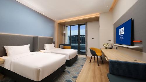 holiday inn express dalian golden pebble beach an ihg hotel