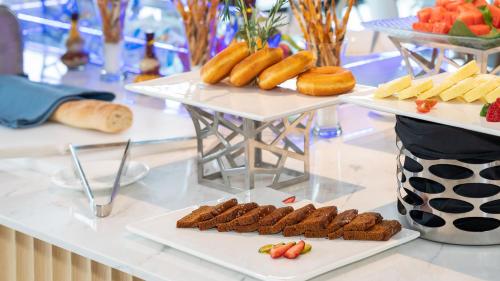 holiday inn express dalian golden pebble beach an ihg hotel