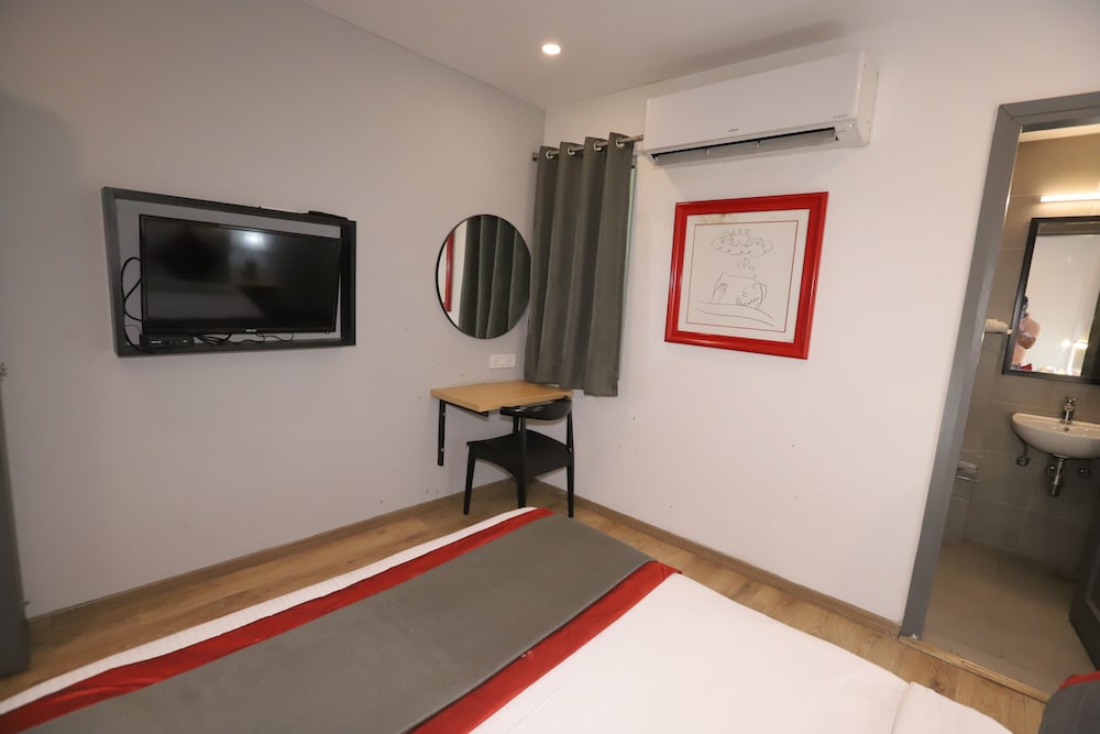 qotel hotel la serene gagan vihar