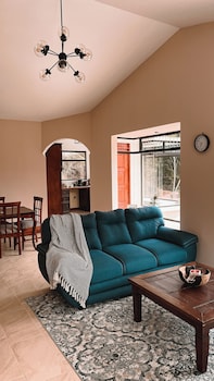Casa Lia,San Isidro>>Cartago,2 star