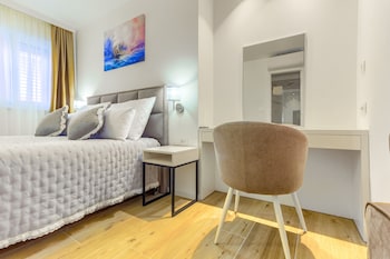 irini luxury rooms