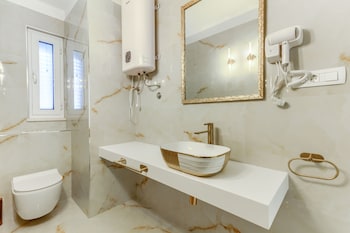 irini luxury rooms