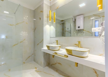 irini luxury rooms