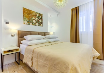 irini luxury rooms