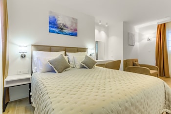 irini luxury rooms