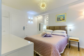 irini luxury rooms