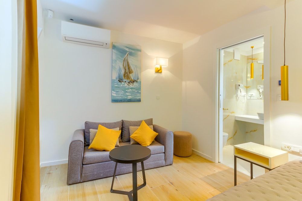 irini luxury rooms