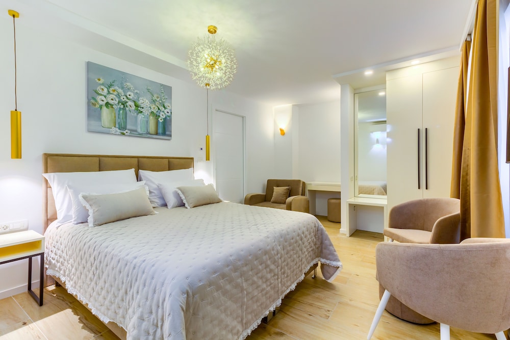irini luxury rooms