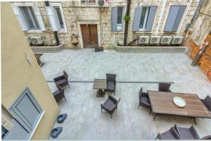 irini luxury rooms