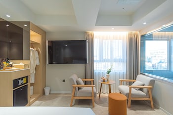 asherah villard aqua business hotel