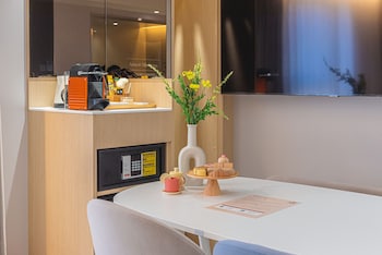 asherah villard aqua business hotel