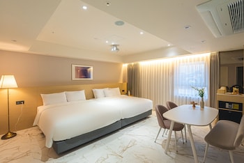 asherah villard aqua business hotel