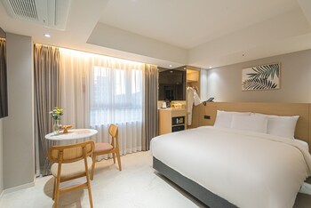 asherah villard aqua business hotel