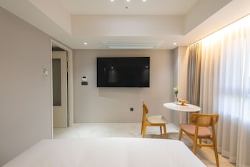 asherah villard aqua business hotel