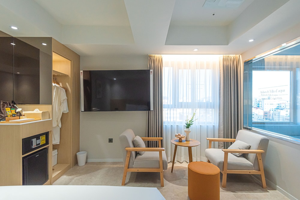 asherah villard aqua business hotel