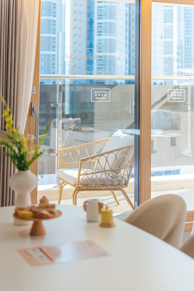 asherah villard aqua business hotel