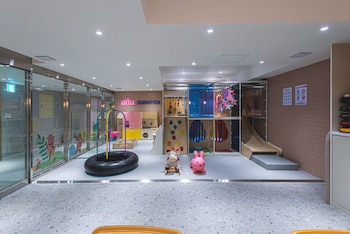 asherah villard aqua business hotel