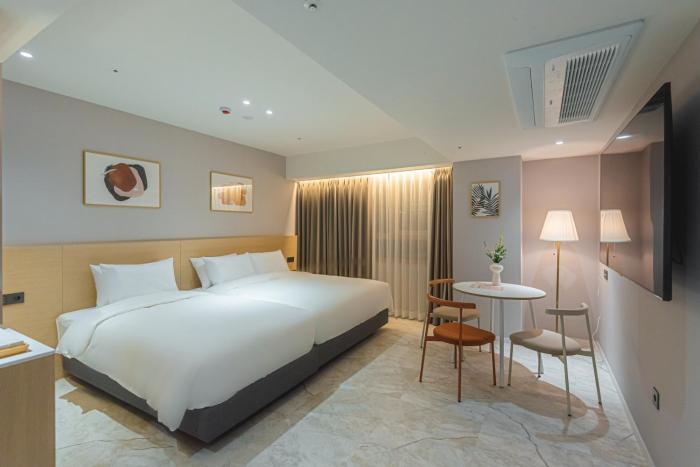 asherah villard aqua business hotel