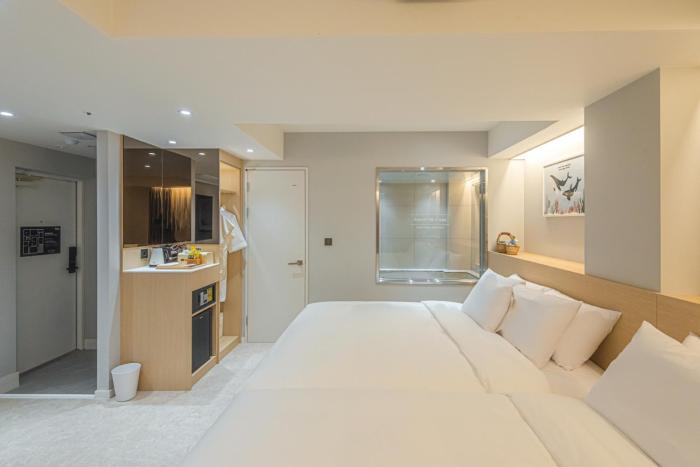 asherah villard aqua business hotel