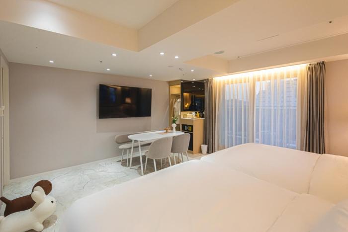 asherah villard aqua business hotel