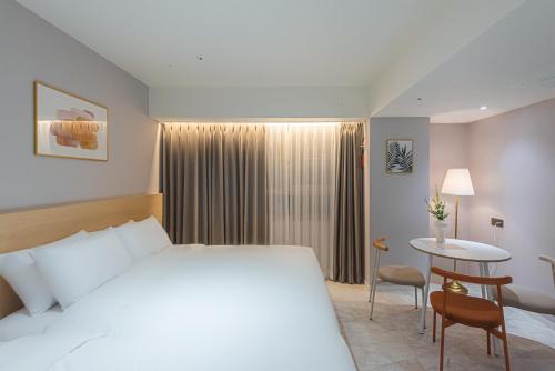 asherah villard aqua business hotel