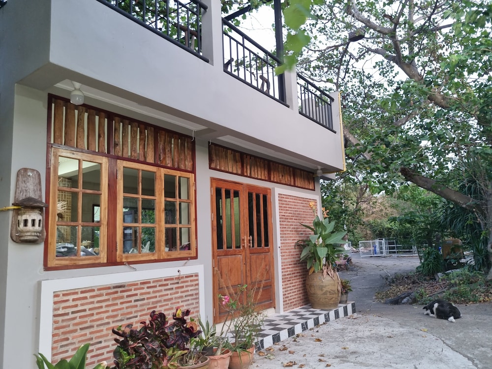 sawasdee sichang resort