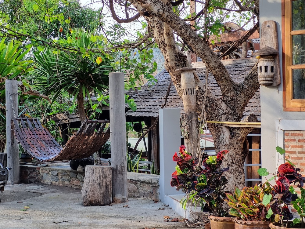 sawasdee sichang resort