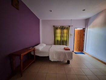 sawasdee sichang resort