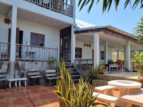 sawasdee sichang resort