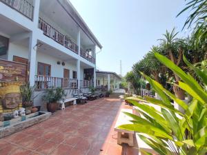 sawasdee sichang resort