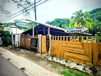 don jons lodge surf and yoga